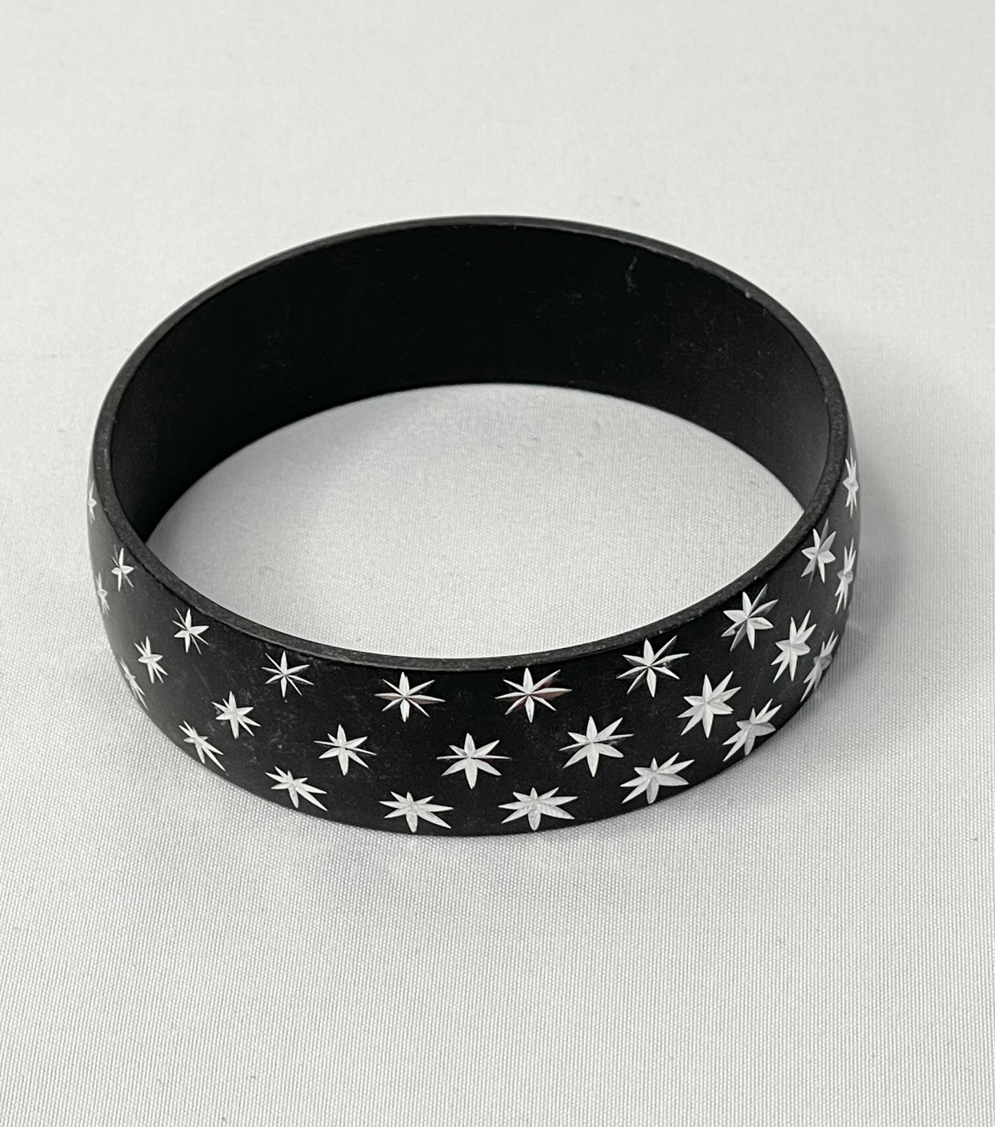 Black Metal Star Bangle Bracelet