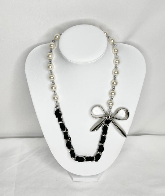 Faux Pearl and Ribbon Metal Bow Choker Necklace